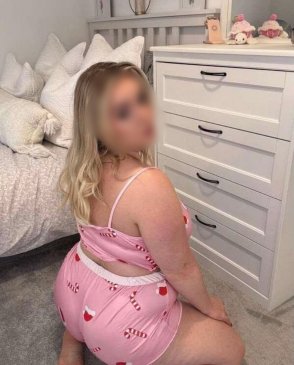 Александра, 33