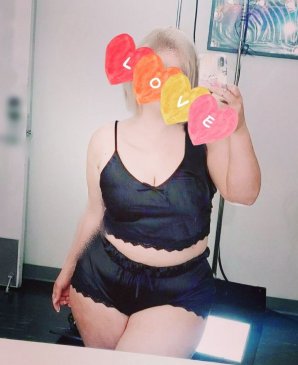 Александра, 33