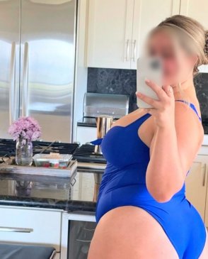 Александра, 33